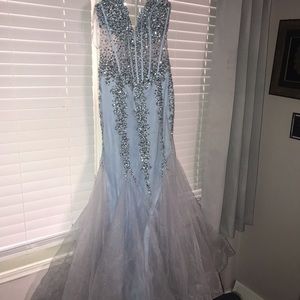 Girls Prom dress . Size 8 never worn light blue